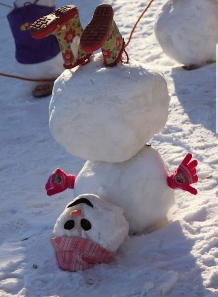 Morgane et son bonhomme de neige 