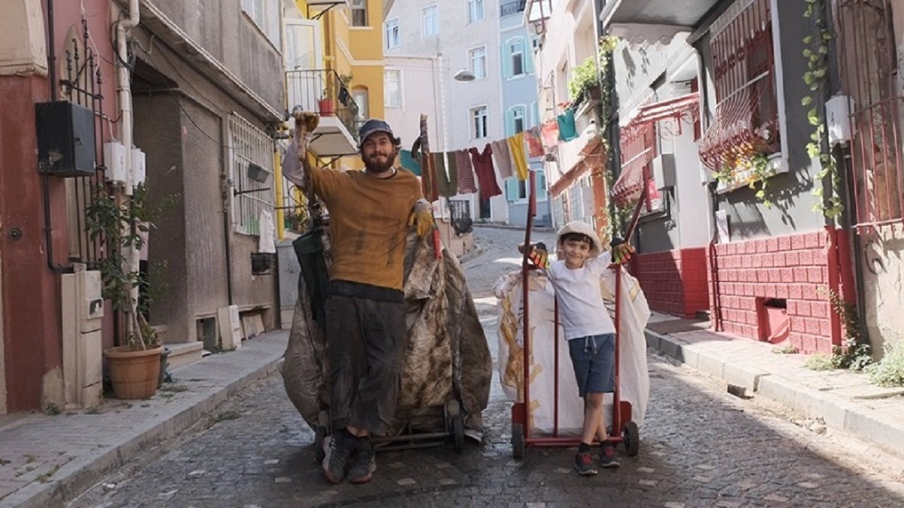 Les 7 Vies De Lea Ville Tournage "Des vies froissées", un nouveau film turc cartonne sur Netflix - Medyaturk