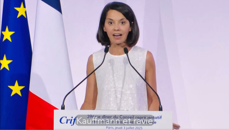 Portrait de Sophia Aram, chevalier de la Légion d’honneur